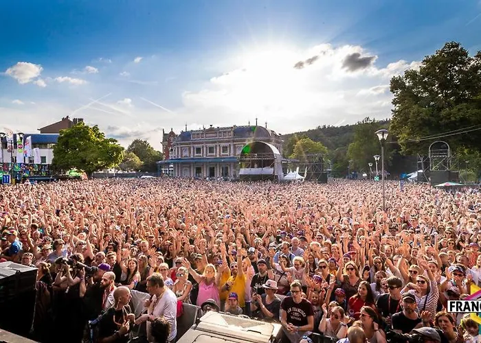 Le Nid Des Sources - 2c - Centre - Pkg By Finenest Apartahotel